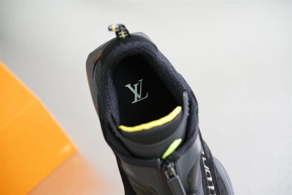 Louis Vuitton Millenium Sneaker - LS063