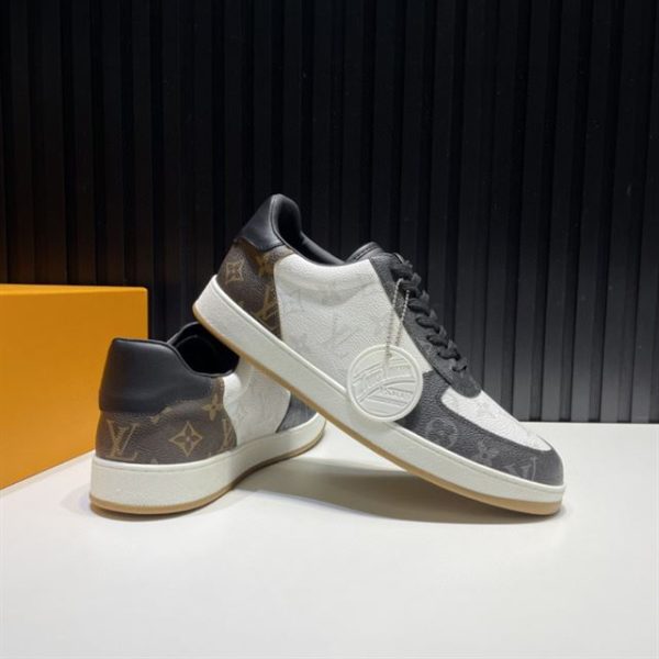 Louis Vuitton Rivoli Sneaker - LS019