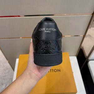 Louis Vuitton Rivoli Sneaker - LS082