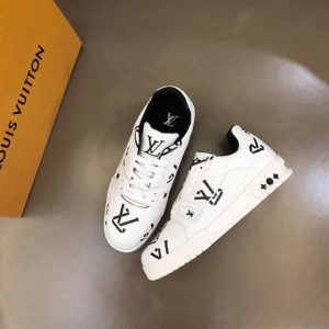 Louis Vuitton Trainer Sneaker - LS008