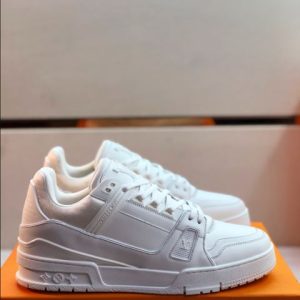 Louis Vuitton Trainer Sneaker - LS011