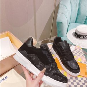 Louis Vuitton Trainer Sneaker - LS020