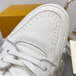 Louis Vuitton Trainer Sneaker - LS038