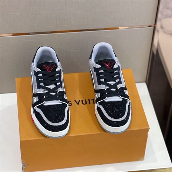 Louis Vuitton Trainer Sneaker - LS039