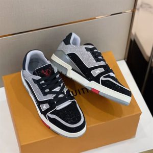 Louis Vuitton Trainer Sneaker - LS039