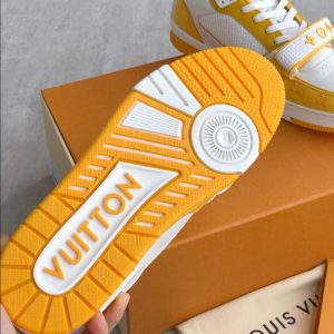 Louis Vuitton Trainer Sneaker - LS041