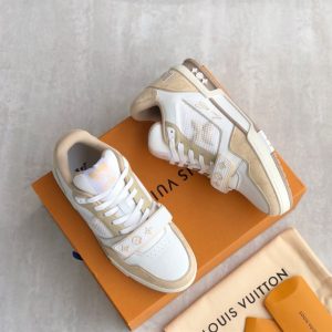 Louis Vuitton Trainer Sneaker - LS042