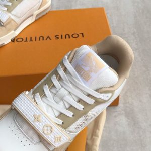 Louis Vuitton Trainer Sneaker - LS042