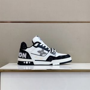 Louis Vuitton Trainer Sneaker - LS043