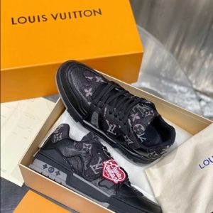 Louis Vuitton Trainer Sneaker - LS044