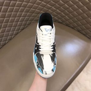 Louis Vuitton Trainer Sneaker - LS077