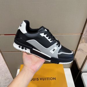 Louis Vuitton Trainer Sneaker - LS080