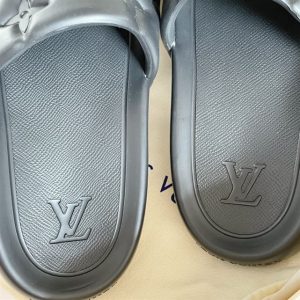 Louis Vuitton Waterfront Mule - LW002