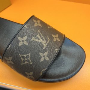 Louis Vuitton Waterfront Mule - LW007