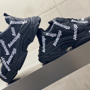 Balenciaga Triple S Logotype Trainers - BG022