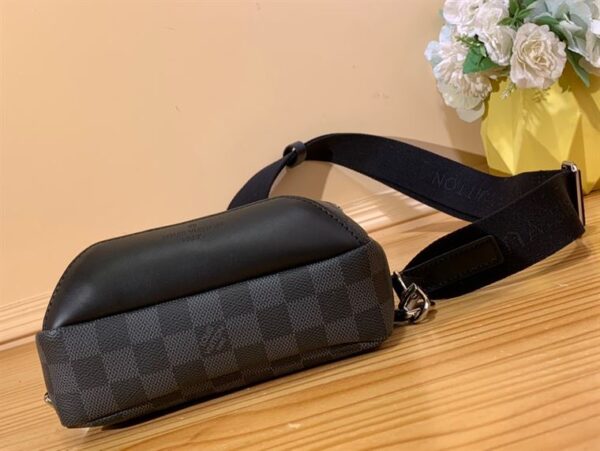 Louis Vuitton Avenue Sling Bag - LB15