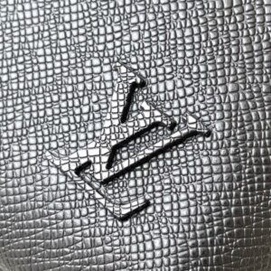 Louis Vuitton Avenue Slingbag - LB79