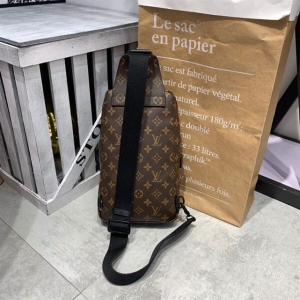 Louis Vuitton Avenue Slingbag - LB86