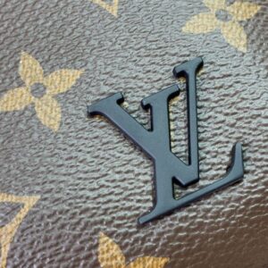 Louis Vuitton Avenue Slingbag - LB96