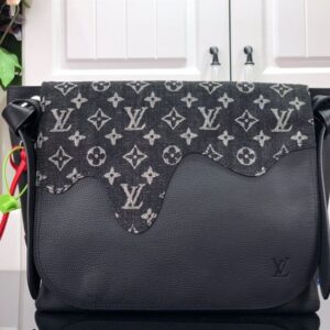 Louis Vuitton Besace Tokyo Bag - LB16