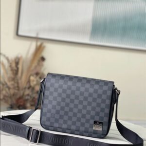 Louis Vuitton District PM Messenger Bags - LB37