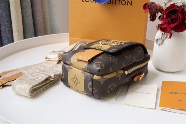 Louis Vuitton Flap Double Phone Pouch - LBS12