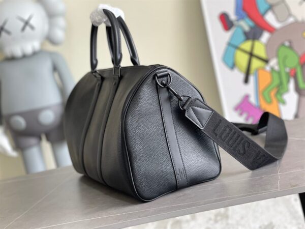 Louis Vuitton Keepall Bandoulière 40 - LK09