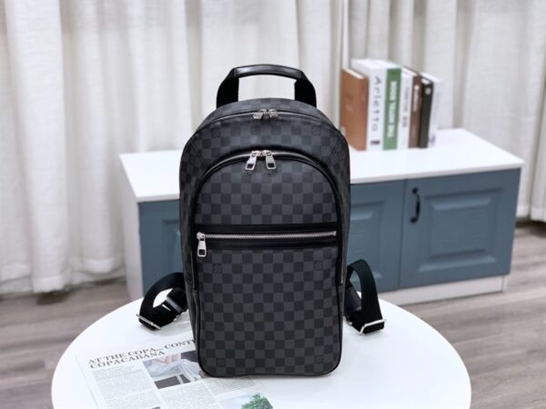 Louis Vuitton Michael Backpack NV2 - LP03