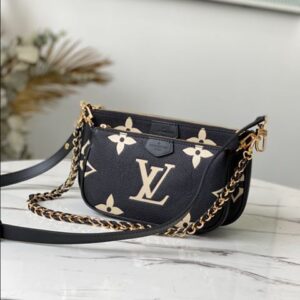 Louis Vuitton Multi Pochette Accessoire Bag - LH01