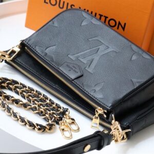 Louis Vuitton Multi Pochette Accessoire Bag - LH02