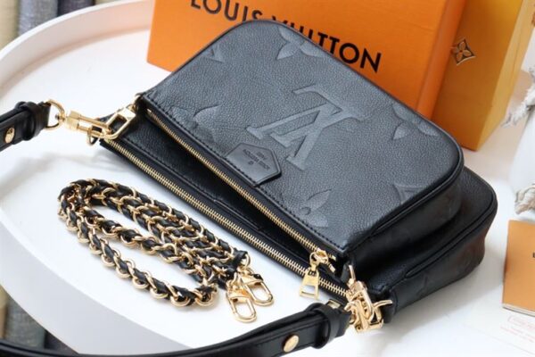 Louis Vuitton Multi Pochette Accessoire Bag - LH02