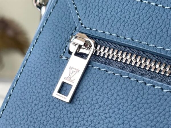 Louis Vuitton New Messenger - LB001