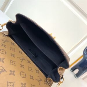 Louis Vuitton Pochette Métis Bag - LH07