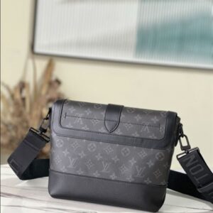 Louis Vuitton Saumur Messenger Bag - LB23