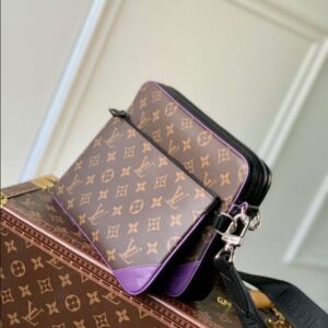 Louis Vuitton Trio Messenger - LB07