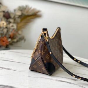 Louis Vuitton Boulogne Handbag - LH157