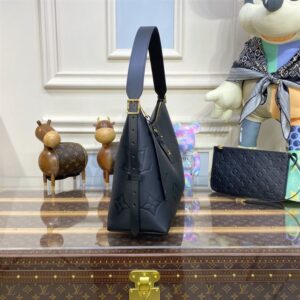 Louis Vuitton CarryAll MM Handbag - LH194