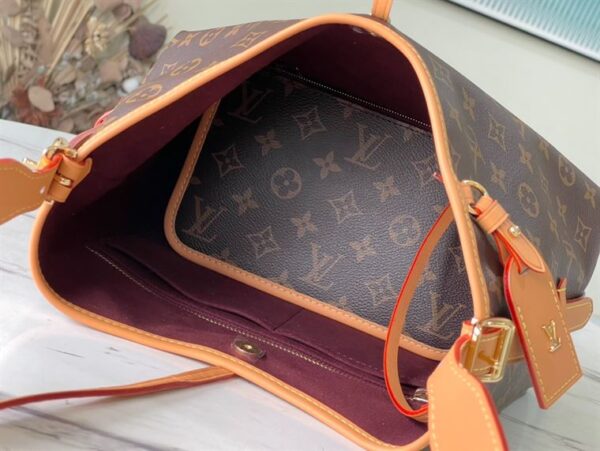 Louis Vuitton CarryAll PM Handbag - LH169