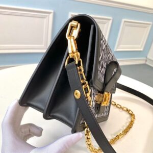 Louis Vuitton Dauphine MM Handbag - LH93