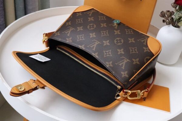 Louis Vuitton Diane Handbag - LH78