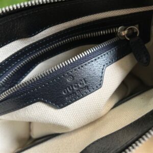 Gucci Messenger bag with Interlocking G - GM036