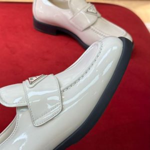 Prada Patent-leather loafers - PLD020